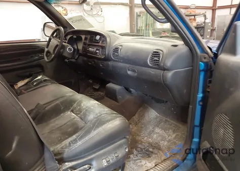 2001 Dodge Ram 1500 St из США, поврежденный, VIN 1B7HF13Z61J506297